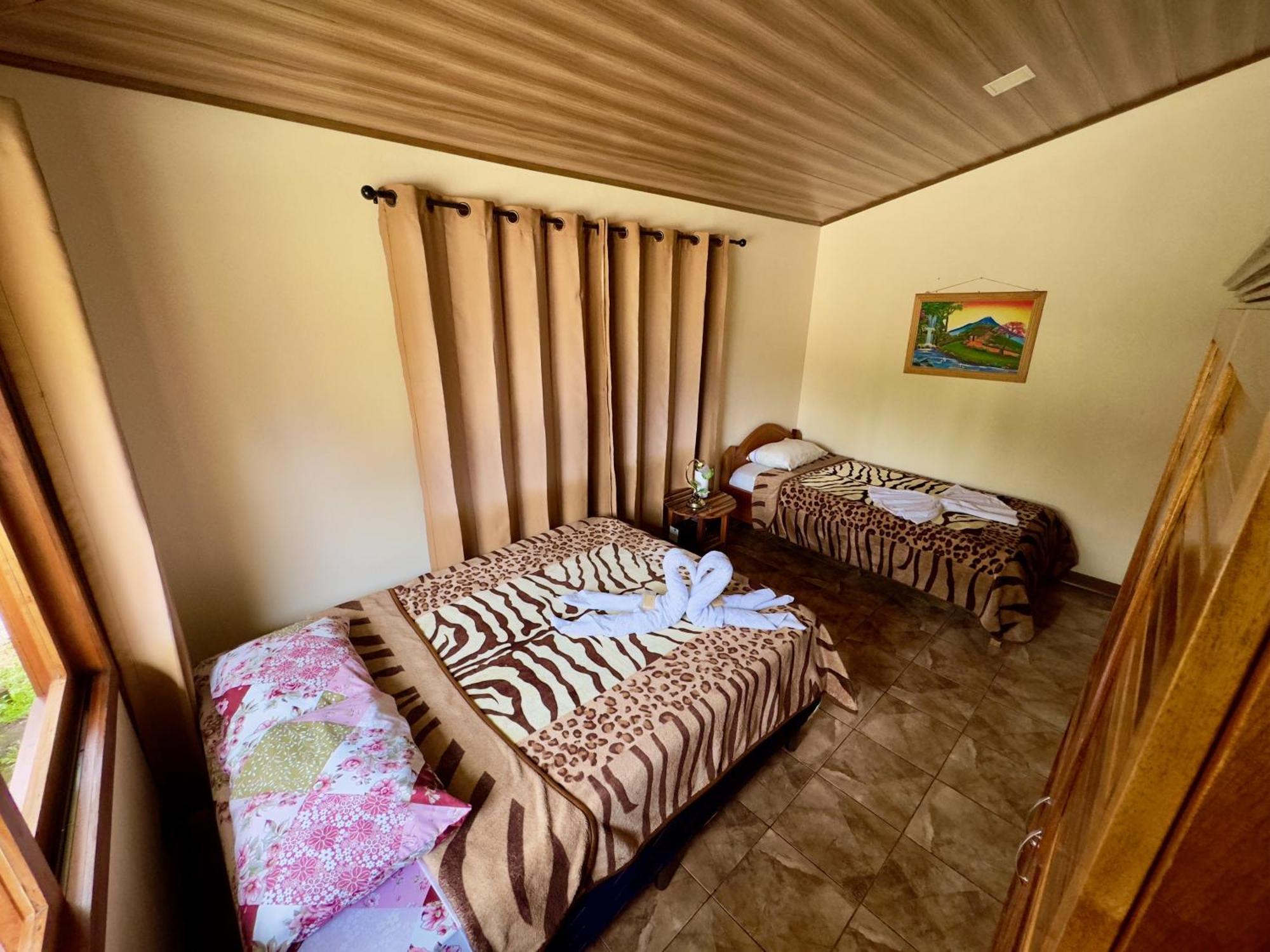 Cabina Monteverde Soan De Montana Apartment Exterior photo