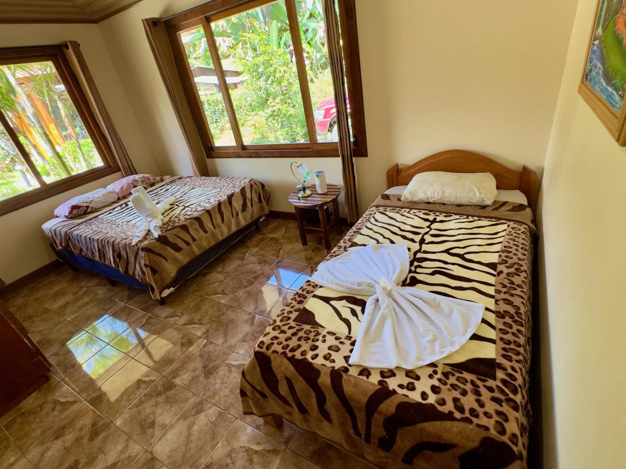 Cabina Monteverde Soan De Montana Apartment Exterior photo