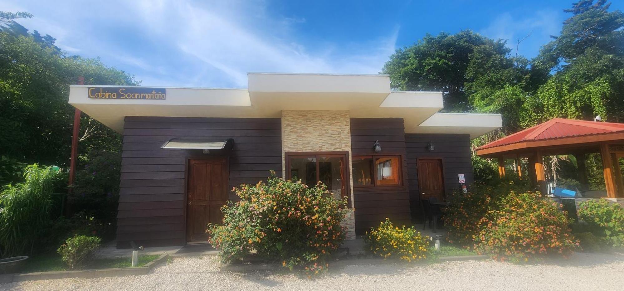 Cabina Monteverde Soan De Montana Apartment Exterior photo